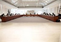 El Gobierno convoca Consejo de Ministros este viernes para aprobar el Plan Renove y otras medidas económicas