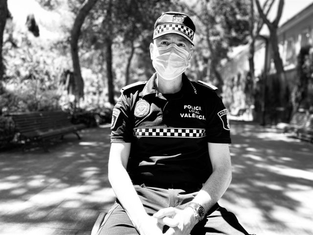 Un agente de la Policía Local de València