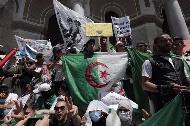 Estudiantes se manifiestan en Argelia