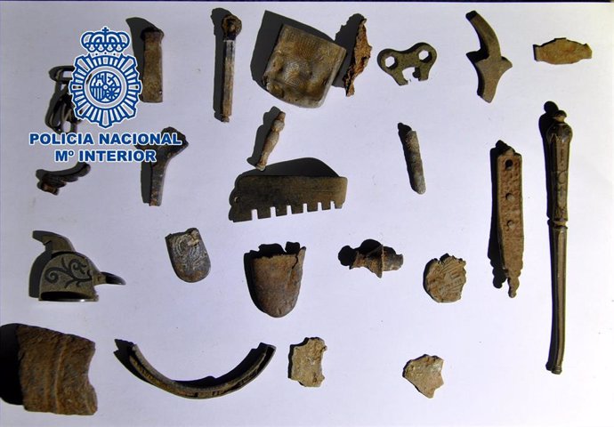 [Grupomadrid] "La Policía Nacional Detiene En Badajoz A Tres Personas Por Expoliar Yacimientos Arqueológicos "