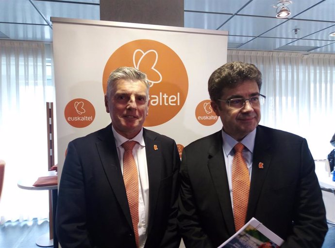 El presidente de Euskaltel; Xabier Iturbe, y el CEO, José Miguel García