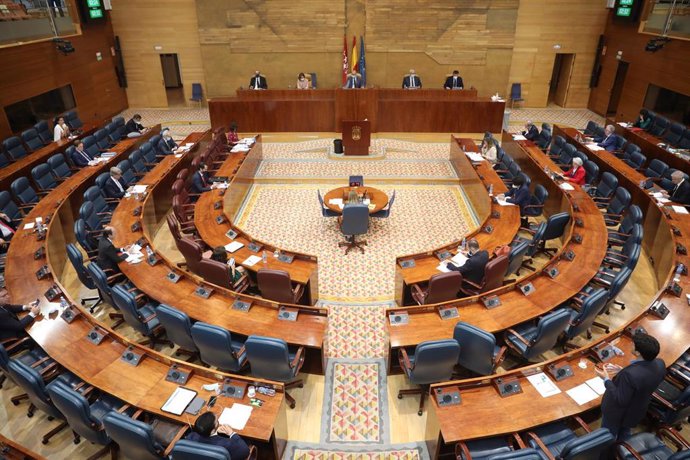 Hemiciclo de la Asamblea de Madrid durante una sesión plenaria enfocada en la crisis en las residencias de mayores de la región durante la pandemia del Covid-19 y las desavenencias que se han producido entre la Consejería de Sanidad y Políticas Sociales