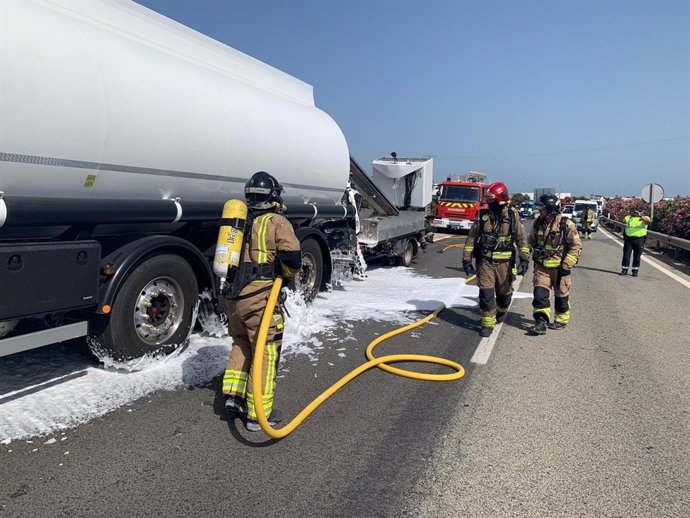 Imagen de los camiones accidentados en San Javier