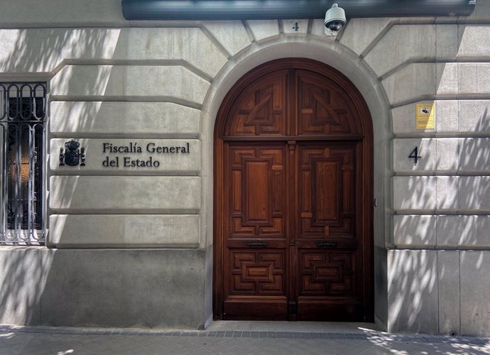 Entrada a la sede de la Fiscalía General del Estado, Madrid (España), a 29 de junio de 2020. Dos positivos en COVID-19 detectados entre el personal de la Fiscalía General del Estado obligará a desalojar mañana la sede del Ministerio Público en Madrid pa
