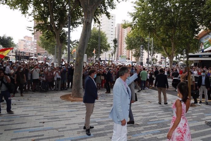 AV.- Los reyes Felipe VI y Letizia visitan Benidorm en su gira por España tras e