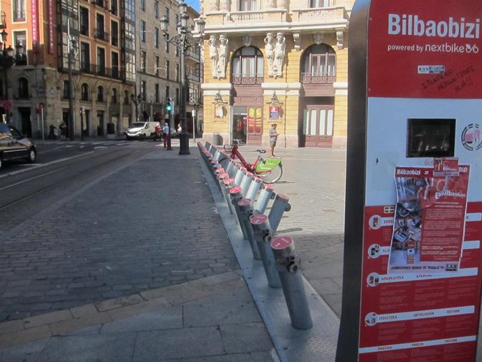 Aparcamiento servicio préstamos de bicis Bilbao Bizi