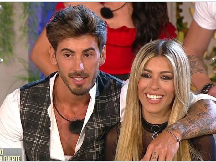 Iván González y Oriana Marzoli, durante la última gala de "La casa fuerte"