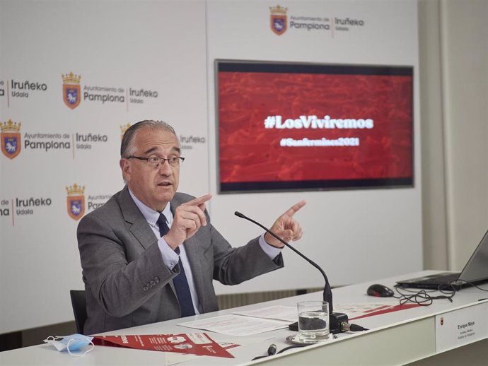 El alcalde de Pamplona, Enrique Maya, ofrece una rueda de prensa para explicar la campaña de los "NO Sanfermines" provocado por la pandemia de la Covid19, en Pamplona, Navarra (España), a 30 de junio de 2020.