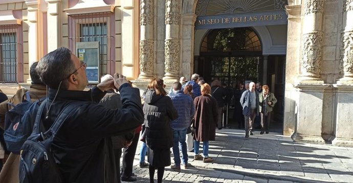 Foto de archivo de la entrada del Museo de Bellas Artes de Sevilla.