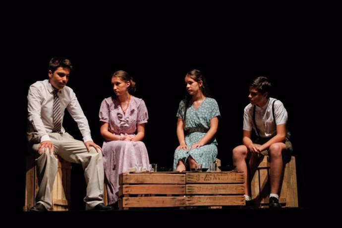 El grupo Heliotropo de la Escuela Municipal de Teatro de Cartagena gana los premios Buero Teatro Joven de Coca-Cola