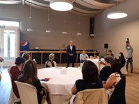 Zapatero: "La única coincidencia entre marxismo y pensamiento liberal es su ignorancia del problema de las mujeres"