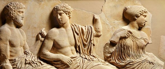 Antzinako eskultura bat