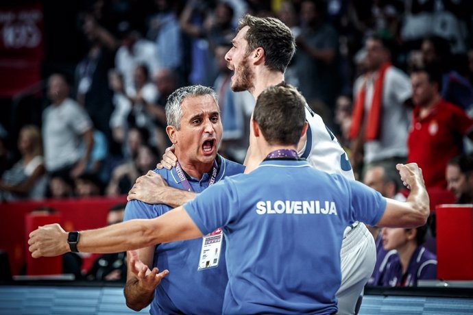 Kokoskov celebra el éxito de Eslovenia en el Eurobasket