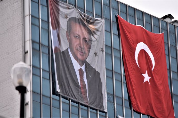 Turquía.- La UE denuncia la condena a prisión de cuatro activistas de Derechos H