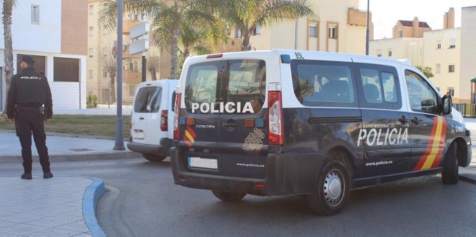 Málaga policía nacional furgoneta agentes policías seguridad CNP