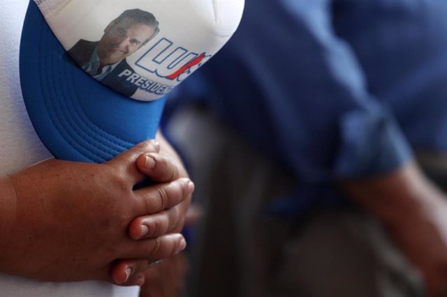 Gorra de la campaña electoral del candidato opositor Luis Abinader en República Dominicana