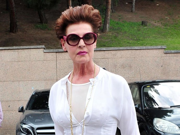 Antonia Dell'ate llegando a la madrileña Plaza de toros de Las Ventas para disfrutar de una corrida