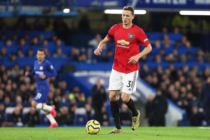 Matic jugando con el Manchester United