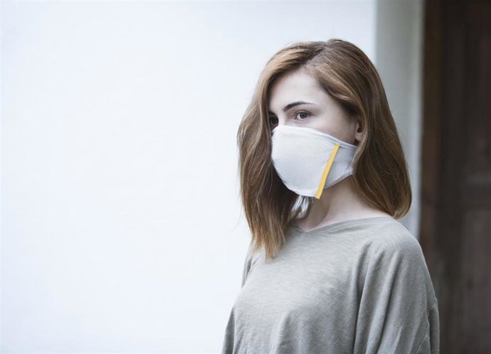 Propuesta de máscara plegable de Closca Mask, una de las piezas que formarán parte de la exposición 'Emergncia! Dissenys contra la covid-19', que acogerá el Museu del Disseny el próximo mes de noviembre