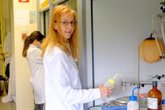 Foto: La investigadora Fayna García, experta en síntesis de péptidos y su aplicación en terapias del cáncer, se incopora a UR
