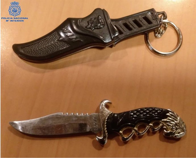 Llavero-machete con el que presuntamente fue apuñalado un joven la madrugada de este domingo en Palma.