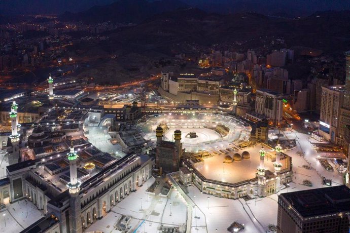Vista aérea de la Gran Mezquita de La Meca durante la pandemia de coronavirus en Arabia Saudí