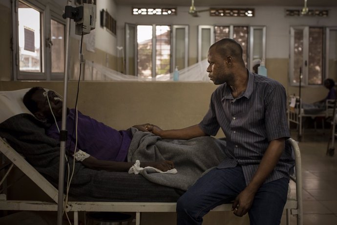 Familiar y paciente con VIH en Kinsasa (República Democrática del Congo)