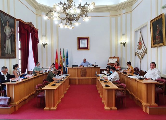 Pleno en el Ayuntamiento de Mérida