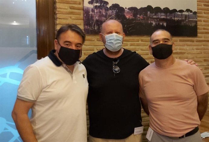 José Carlos Oya, presidente del Grupo Ahí+, Óscar Pozatti y Javier Marín, directores de Olacable y sus filiales Oriol Fibra y Alcantarilla TV.