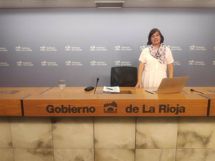 La directora general de Formación Profesional y Empleo, Cristina Rodríguez, presenta los nuevos proyectos de ayudas para desempleados y formación.