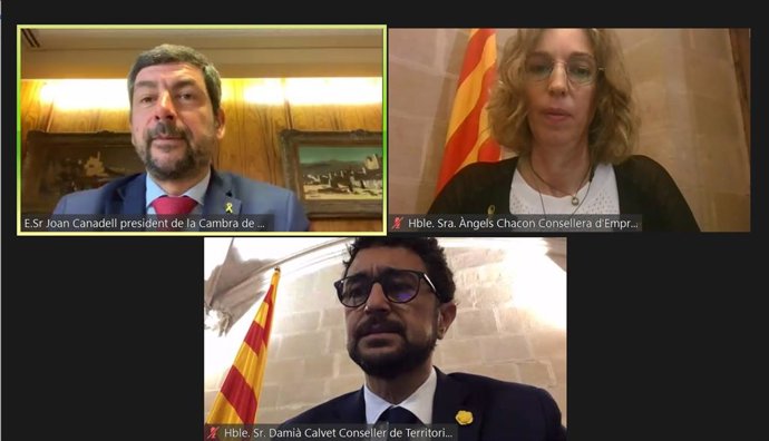 El presidente de la Cámara de Comercio de Barcelona, Joan Canadell; la consellera ngels Chacón y el conseller Dami Calvet