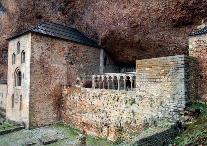 Monasterio antiguo de San Juan de la Peña.