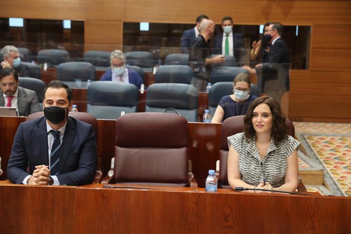 La presidenta de la Comunidad de Madrid, Isabel Díaz Ayuso y el vicepresidente de la Comunidad, Ignacio Aguado 