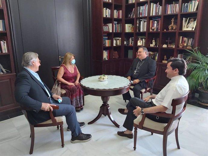 La alcaldesa de Jerez reunida con el obispo tras ser nombrado para dirigir la Diócesis de Canarias