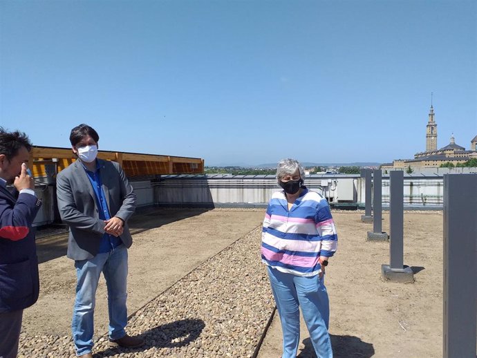 La alcaldesa de Gijón, Ana González, y el consejero de Ciencia, Borja Sánchez, visitan el edificio  'Greenspace', en el Parque Científico y Tecnológico de Gijón