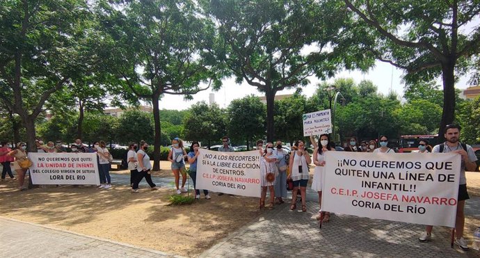 Padres del CEIP Josefa Navarro Zamora de Coria del Río