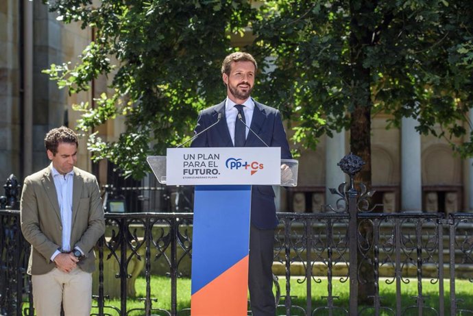 El presidente del Partido Popular, Pablo Casado, durante su intervención en el acto central de campaña de la coalición PP+Cs en la Casa de Juntas de Gernika. En Guernika, Vizcaya, País Vasco (España) a 5 de julio de 2020.