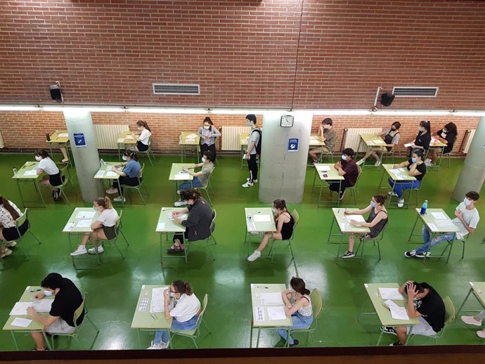 Un total de 7.215 estudiantes comienzan en Aragón la Evaluación para el Acceso a la Universidad.