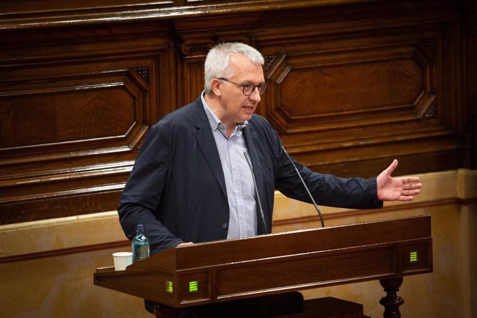 El diputado de Junts per Catalunya (JxCat) Josep Maria Forner, durante su intervención en el debate monográfico sobre la gestión de las residencias de ancianos durante la crisis del coronavirus, este 7 de julio del 2020.