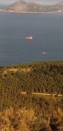 Prosigue la búsqueda de dos chicos desaparecidos tras volcar un kayak el lunes en Porto do Son (A Coruña) Búsqueda de dos desaparecidos tras volcar un kayak en Porto do Son.