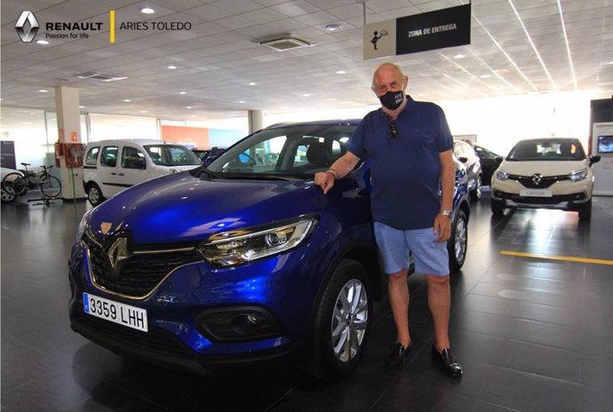 Entrega del primer vehículo del servicio de renting 100% 'online' de Renault