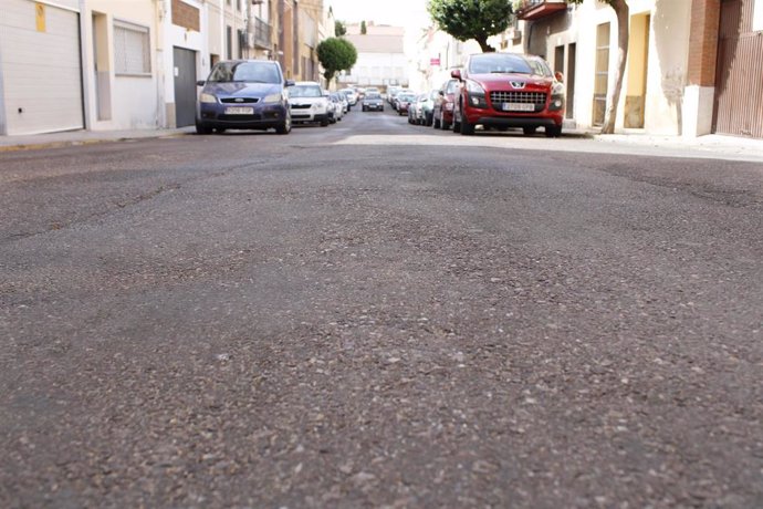 Mejora del asfalto en la travesía Pizarro de Mérida