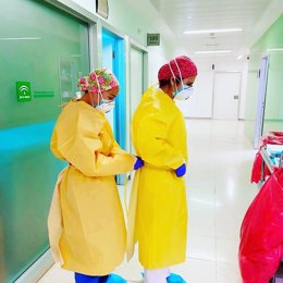 Profesionales sanitarios en el Hospital Clínico de Málaga que han atendido a pacientes con COVID-19 durante la pandemia