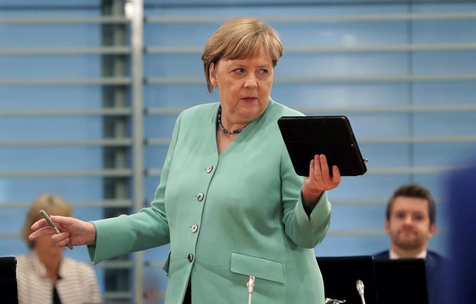 Alemania.- La CDU de Merkel se marca como objetivo la paridad de género en cinco