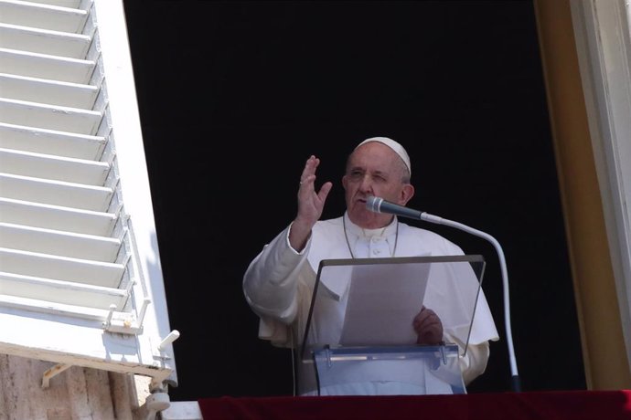 El Papa durante el rezo del Ángelus