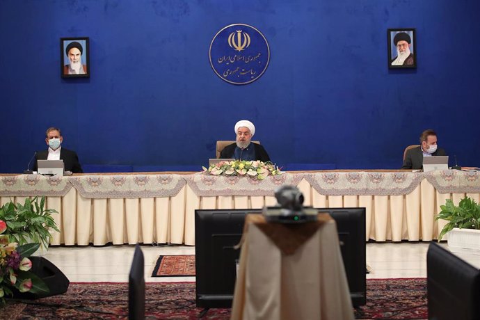 Hasán Rohani preside una reunion del Gobierno de Irán