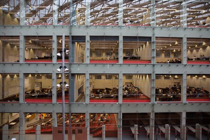 Aules on els estudiants de batxillerat fan els exmens de les proves d'accés a la universitat (PAU), al Campus Ciutadella. Barcelona, Catalunya (Espanya), 7 de juliol del 2020