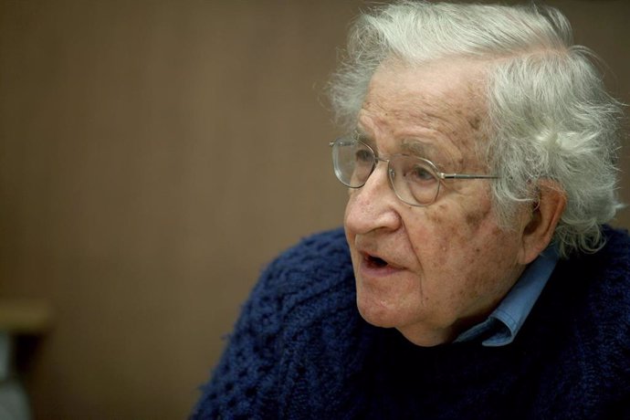 Noam Chomsky (Foto de archivo)