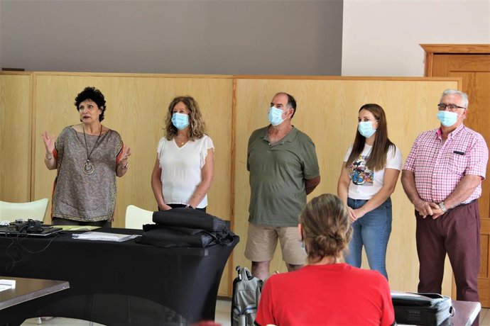 La diputada provincial de Empleo, Carmen Navarro, en el incio de un curso dirigido a emprendedores