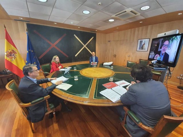 La ministra de Asuntos Económicos y Transformación Digital, Nadia Calviño, en su reunión con la Spain Film Comission